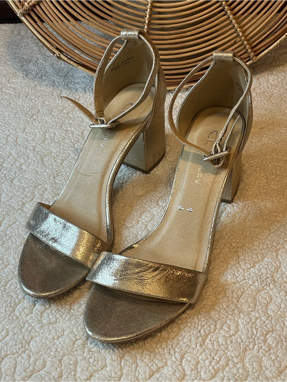 Laundry By Shelli Segal Metallic Gold Block Heel Sandals